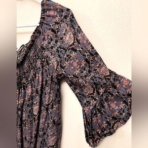 En Creme Off the Shoulder Black and Floral Print Top, Size: M, 100% Rayon